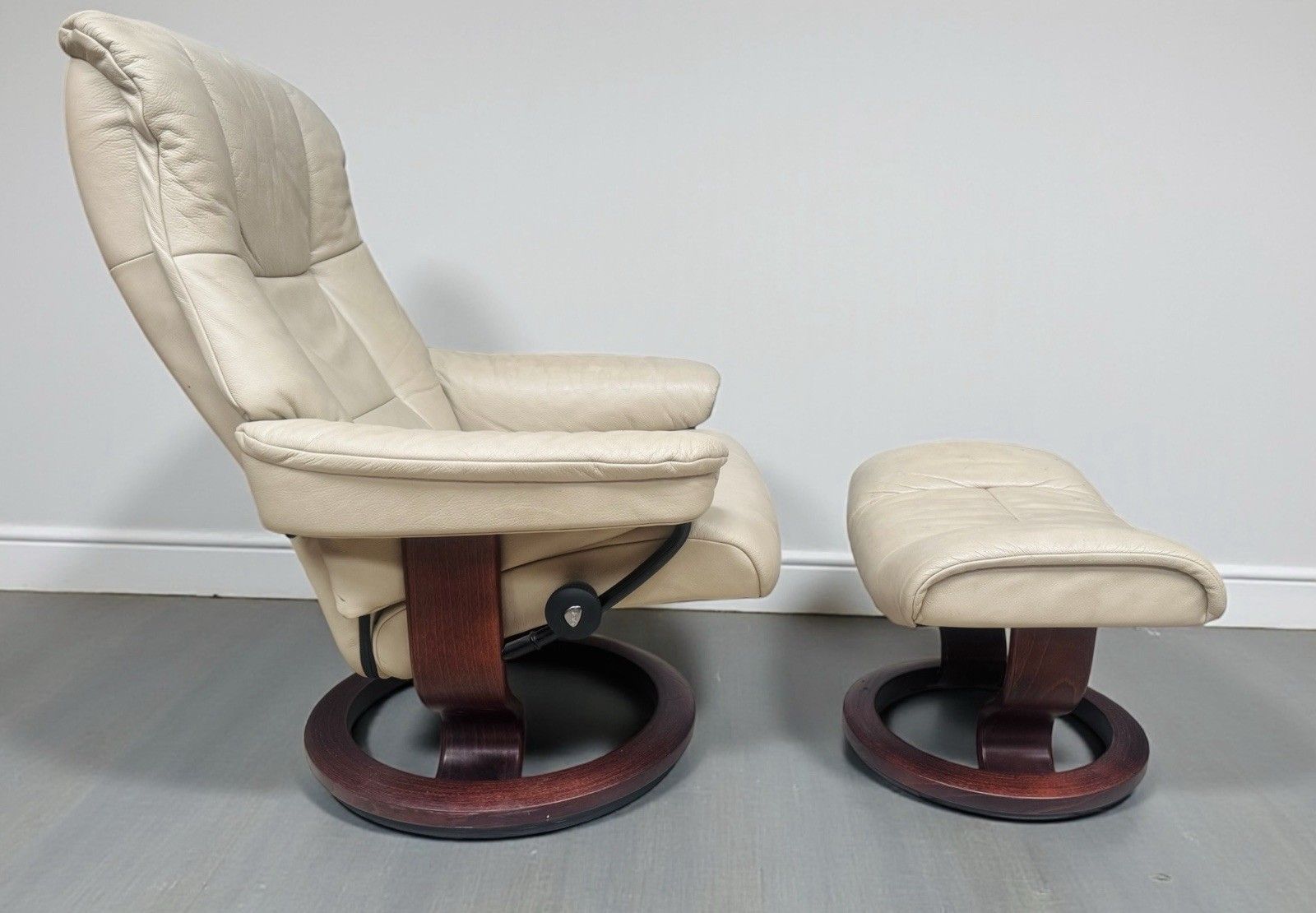 Ekorness Stressless Reclining Armchair And Footstool Mayfair Range Super Quality
