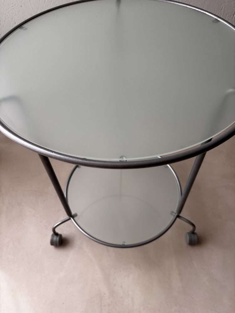 Ikea Tweelaags Serveerwagen Met Glas photo vinterior