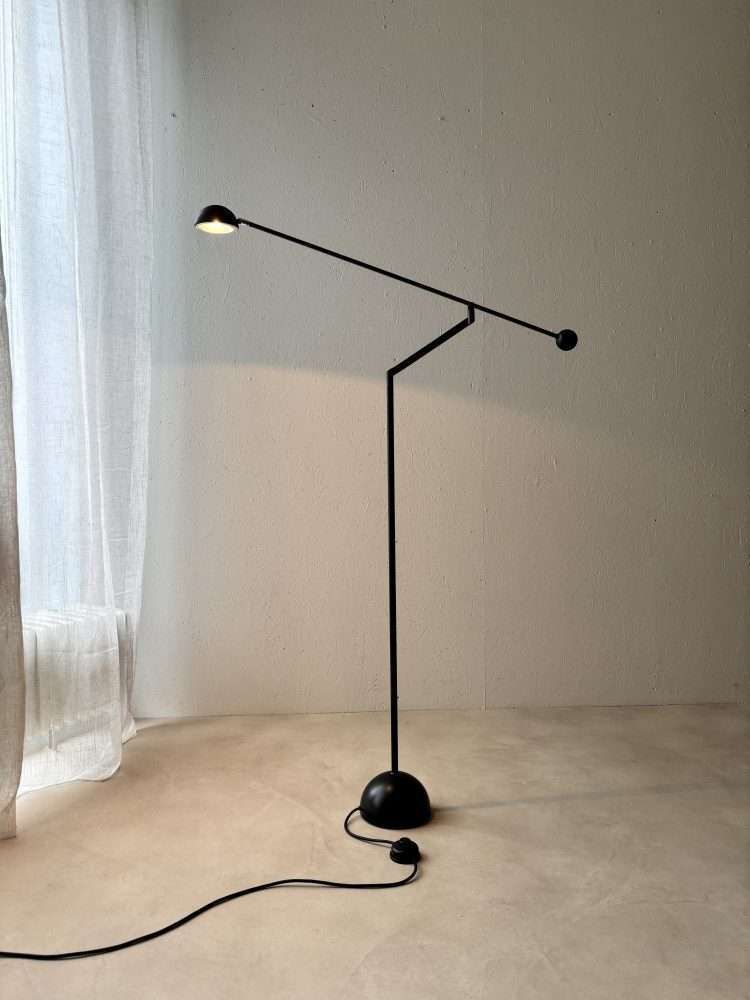 photo vinterior Memphis Vloerlamp Counterbalance Sölken Jaren 80