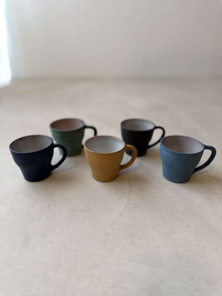 Set Van Vijf Scandinavische Studiobekers Uit De Jaren 1960 photo Woonaccessoires