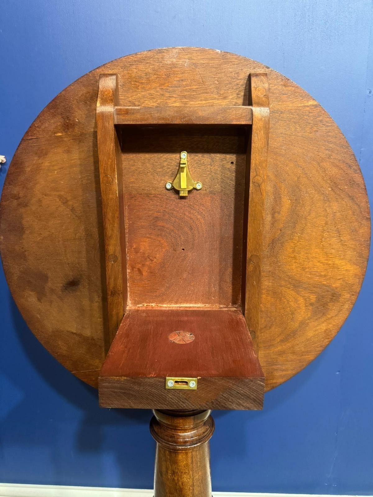 125.0 Victorian Tilt Top Wine Table Tripod Side Table Plant Lamp Stand Antique photo
