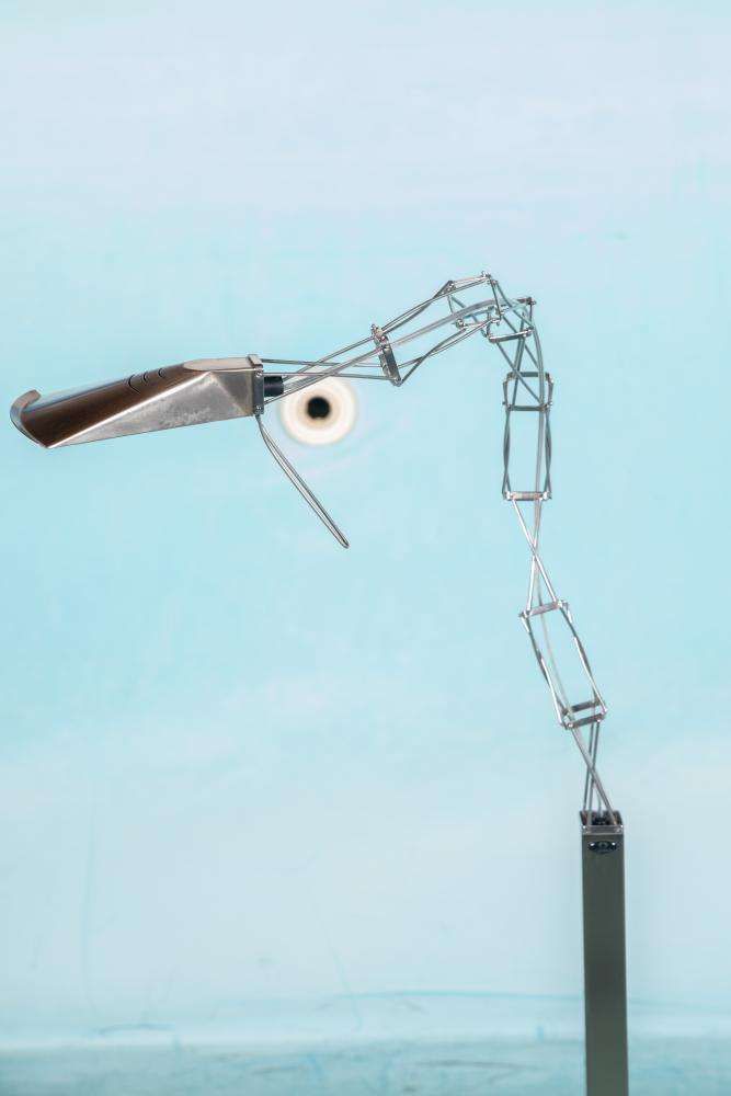 Postmodern Lumina Vloerlamp, Minimalistisch Italiaans Design photo for sale