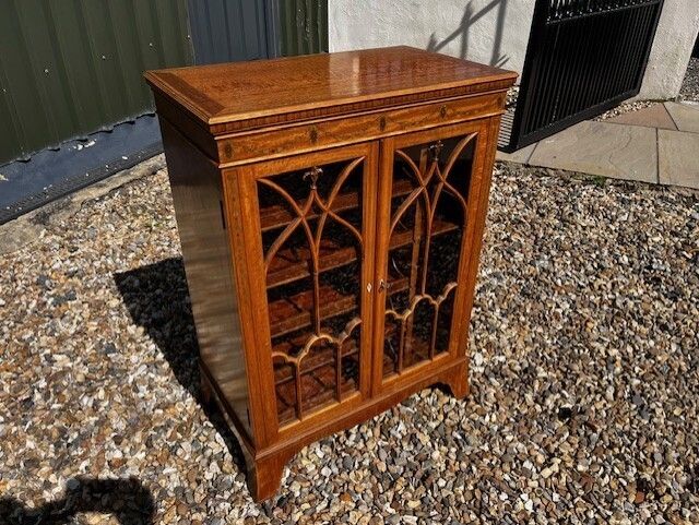 A Fine Quality Small Scale Late Victorian Satinwood & Marquetry Inlaid Collectors Cabinet