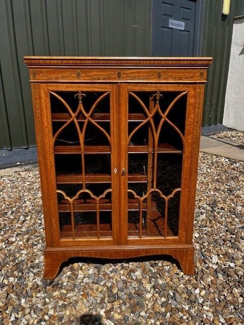 A Fine Quality Small Scale Late Victorian Satinwood & Marquetry Inlaid Collectors Cabinet photo furniture