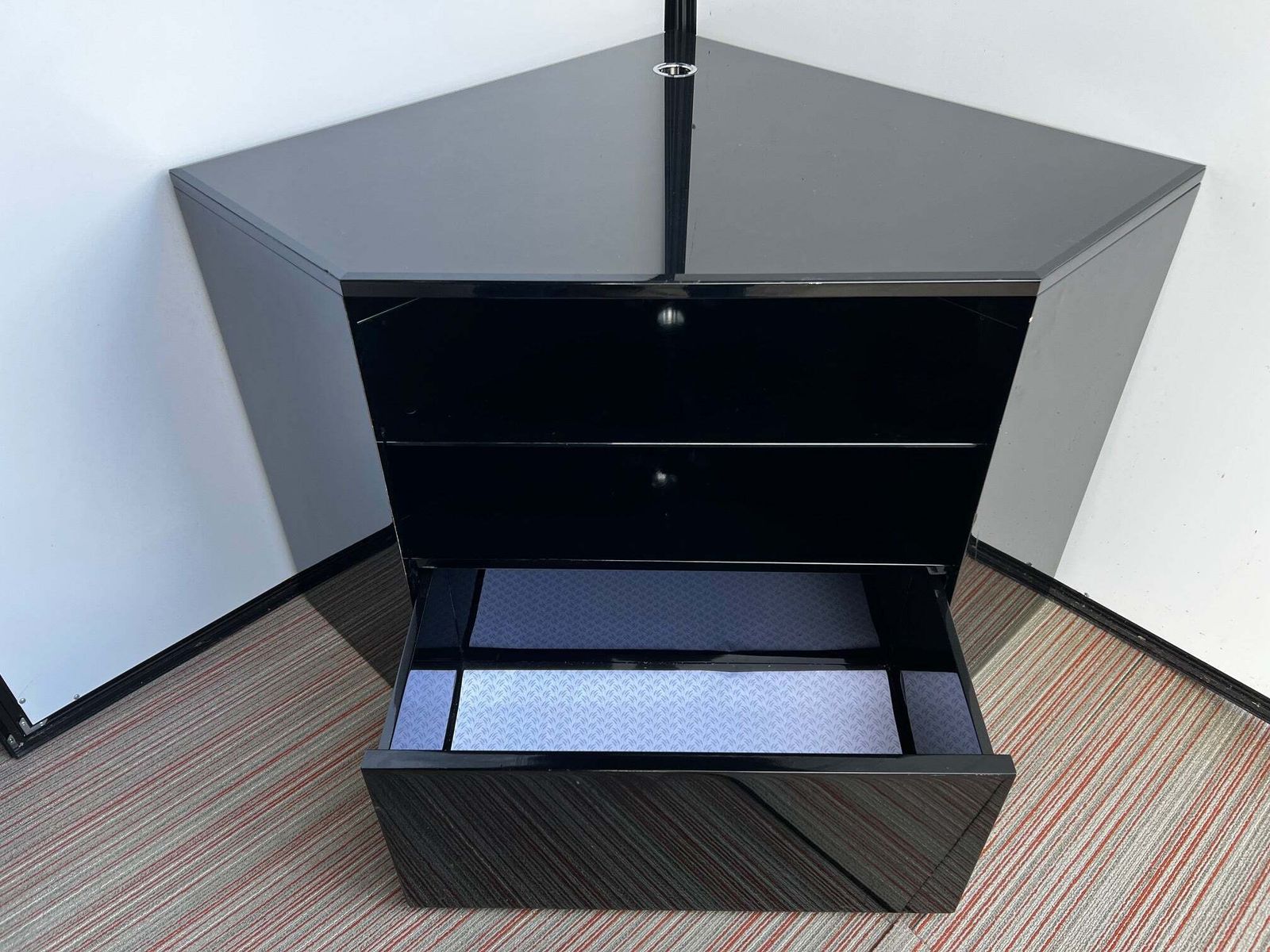 Bespoke Black Lacquered Corner Tv Unit Designed By R.B And Manufactured By Reflex (Italy) photo vinterior