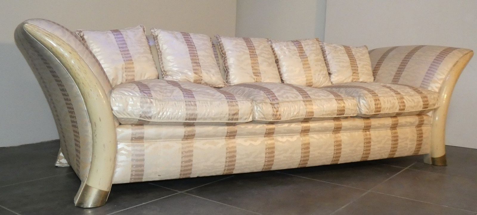 4870.0 Colonial Style Sofa And Armchair With Saber Shaped Resin Feet, Italy, 1970s, Set Of 2 photo