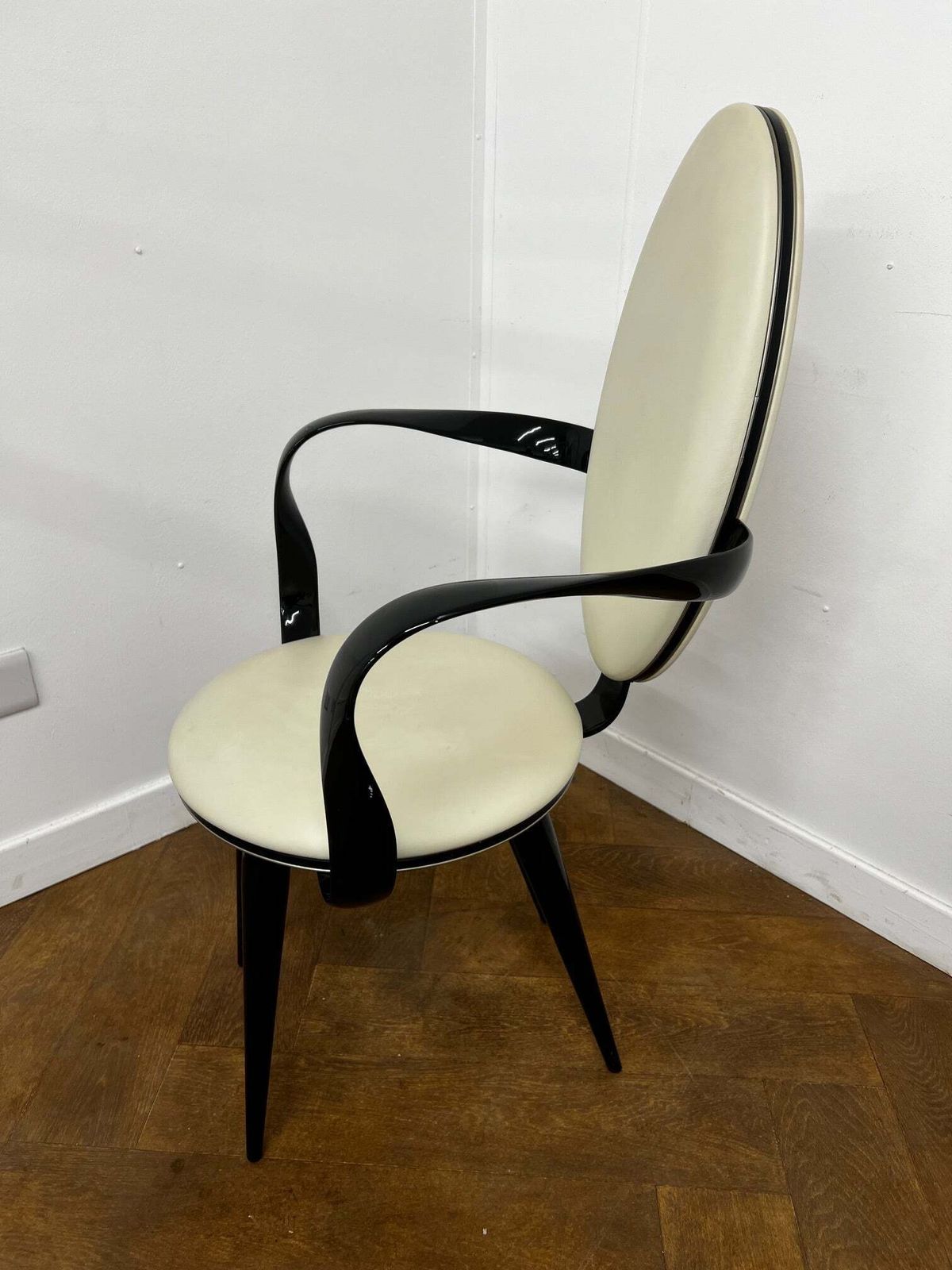 Designer Italian Reflex Bastide Cream Leather Chair Designed By Andree Putman (3 X Available) photo vinterior