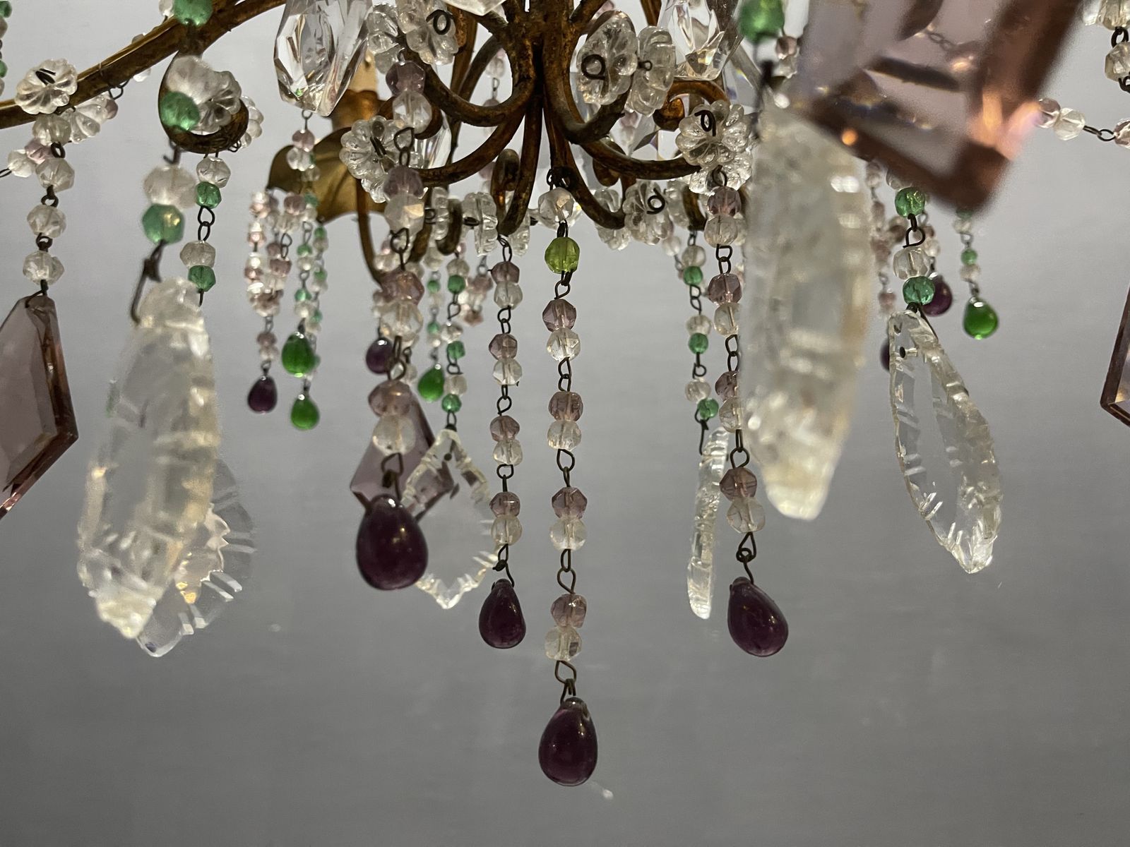 photo furniture 1950s Italian Florentine Tole Gilt Murano Glass Beaded 6 Light Chandelier