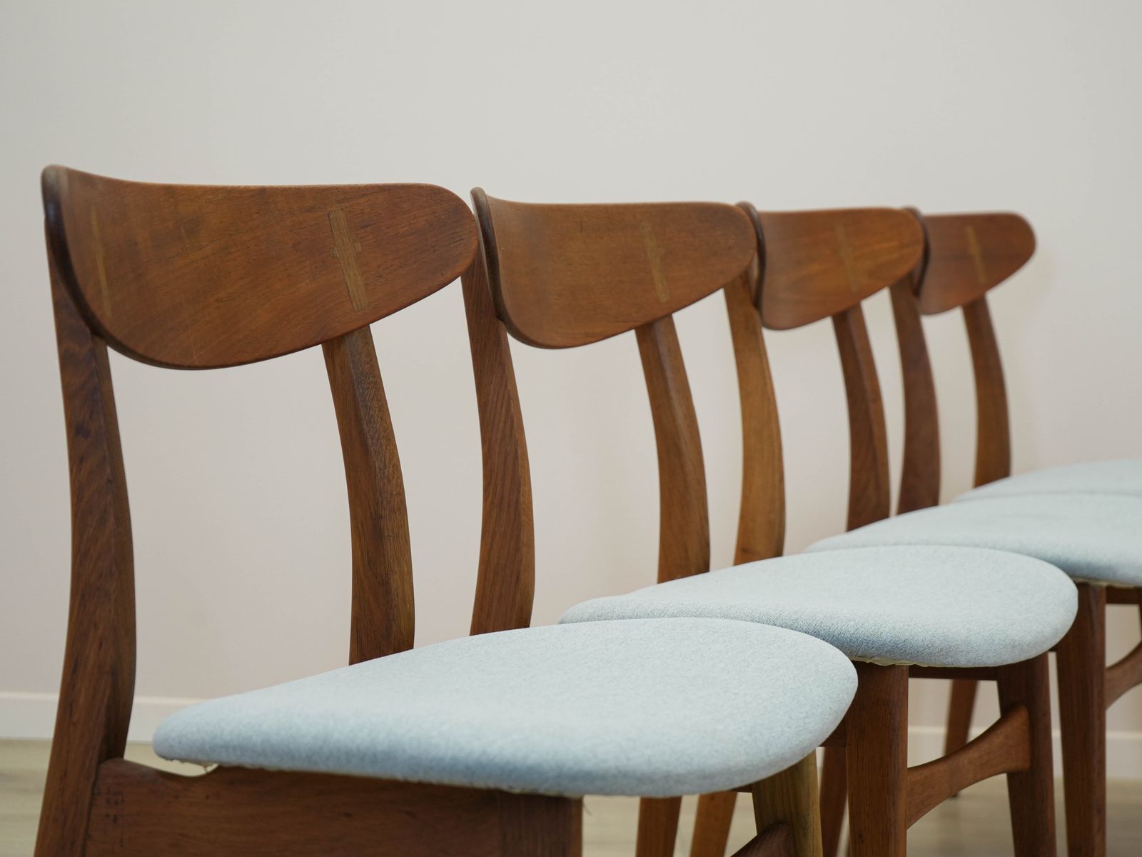 Set Of Four Chairs Ch30, Danish Design, 1960s, Designer: Hans J. Wegner photo 3319.0