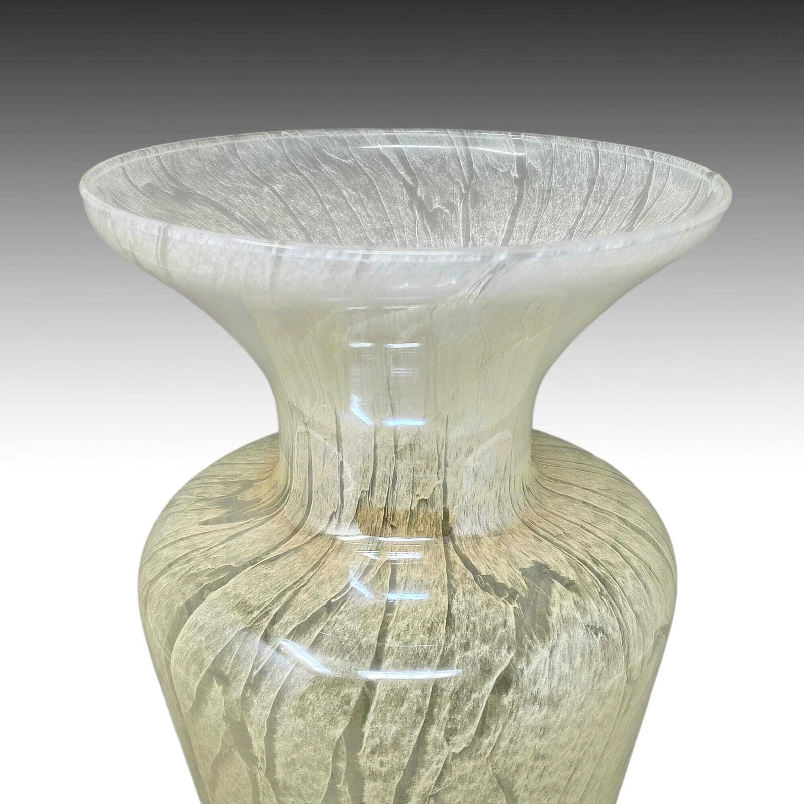 Vase de luxe en verre de Murano vert, fait main, par Maestro Del Vetro, années 1970. Fabriqué en Italie. photo buy