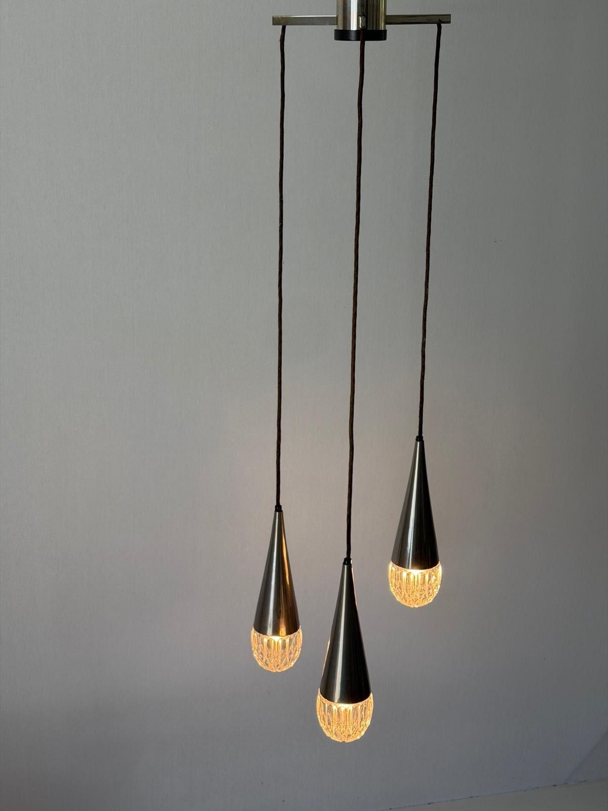 photo vinterior Crystal Glass And Chrome 3 Shade Cascade Pendant Lamp, 1960s, Germany