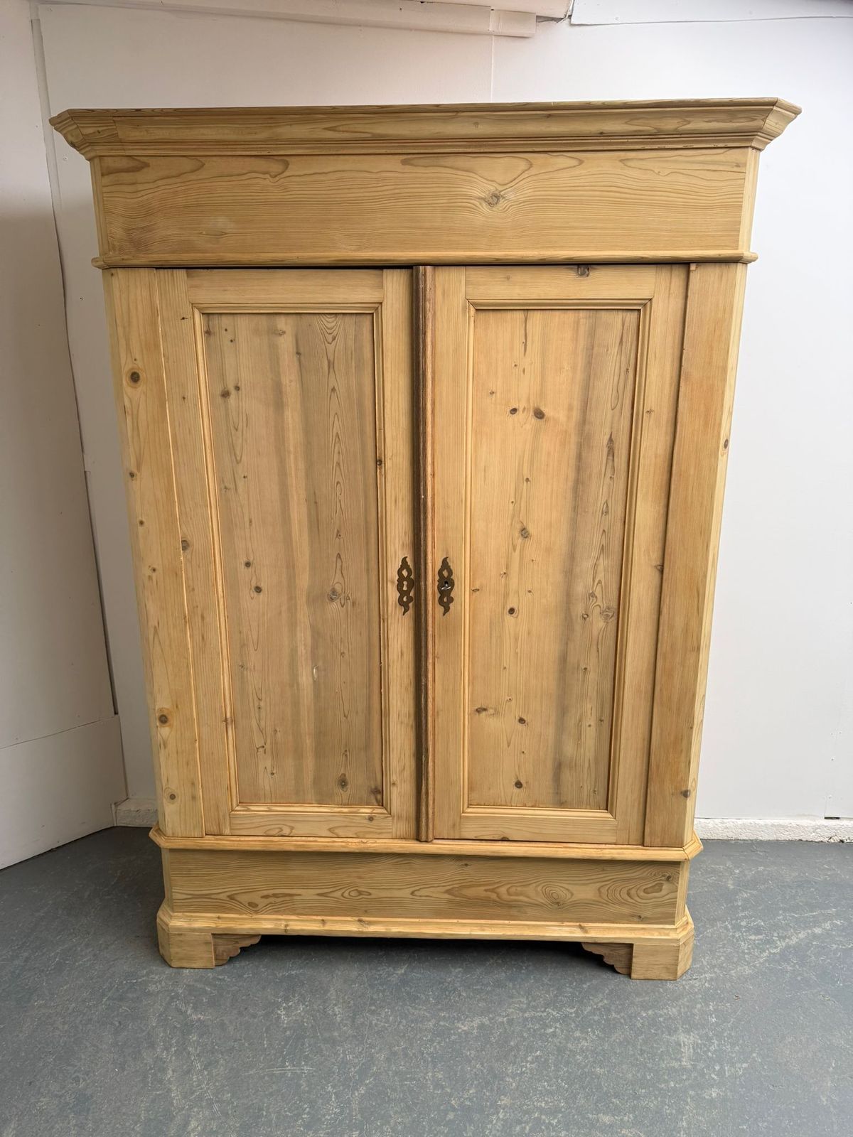 Furniture An Amazing Early Georgian Pine Massive Knockdown Wardrobe To Paint/Wax photo
