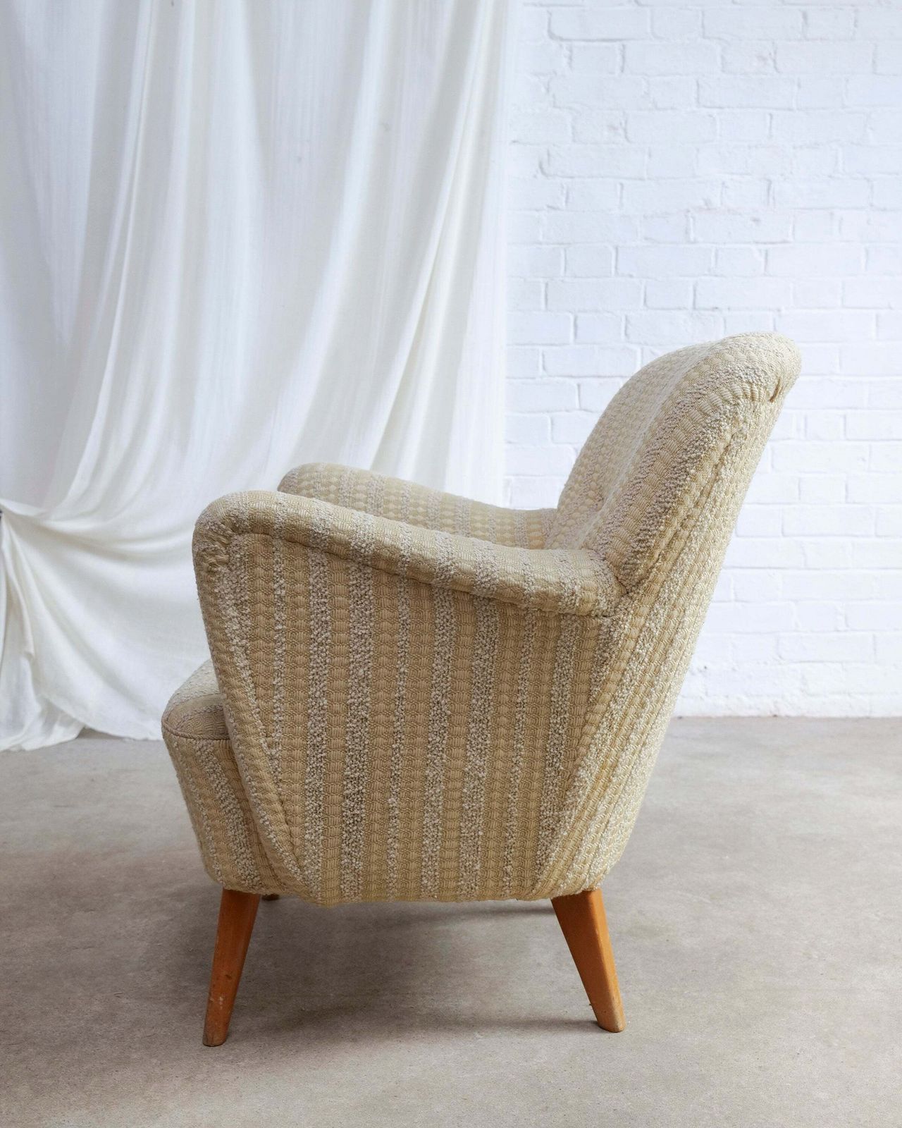 Mid Century Pale Yellow Armchair, Europe Mid 20th Century photo vinterior