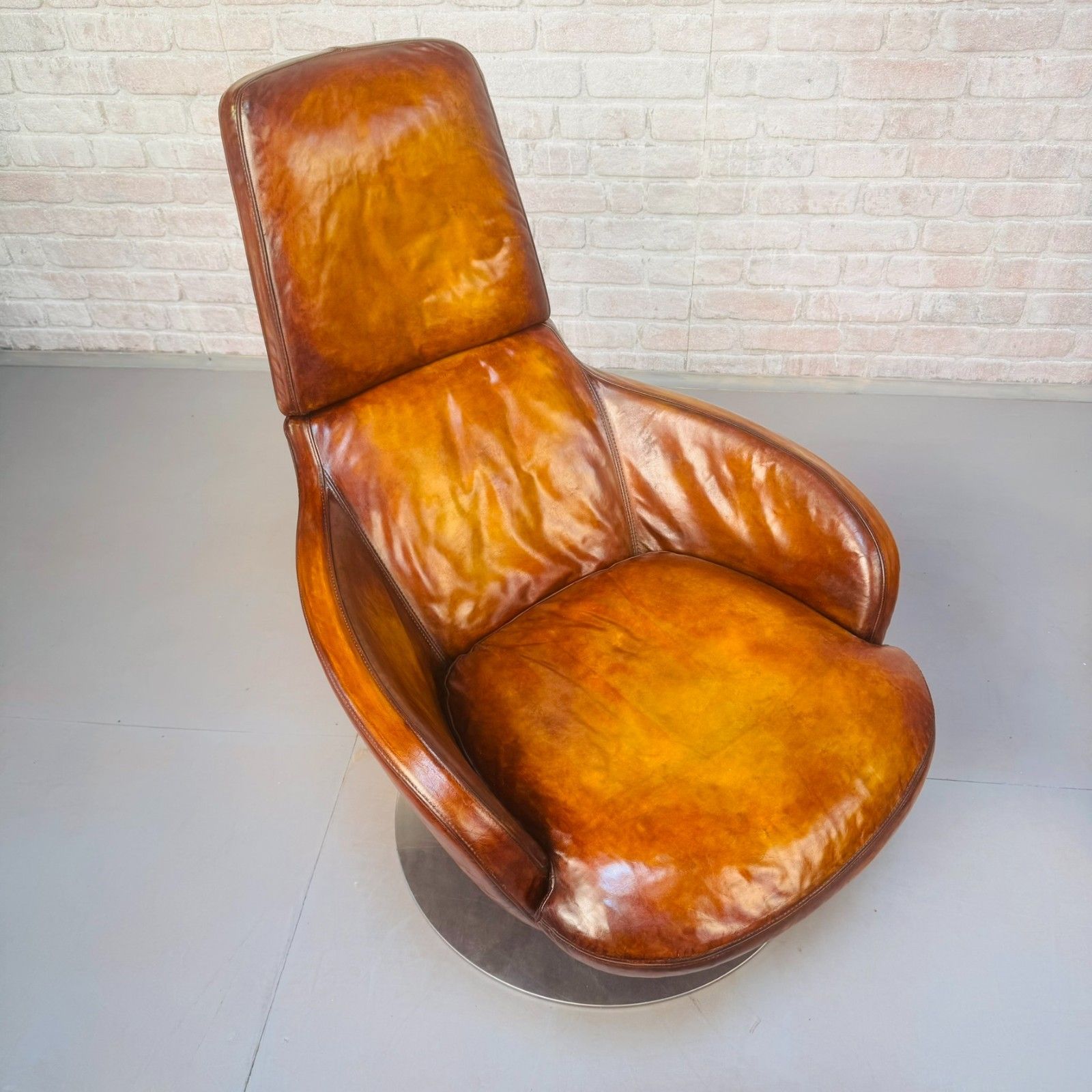 Furniture Pair Of Vintage Italian Swivel Tan Leather Chairs photo