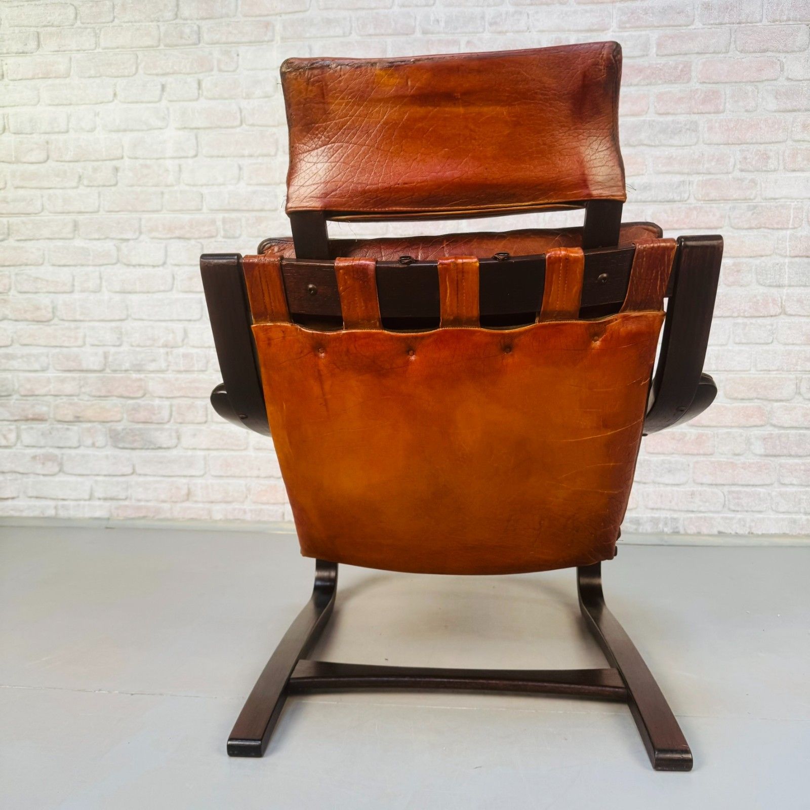 743.0 Vintage 1970s Skippers Møbler Danish Bentwood Cantilever Leather Armchair photo