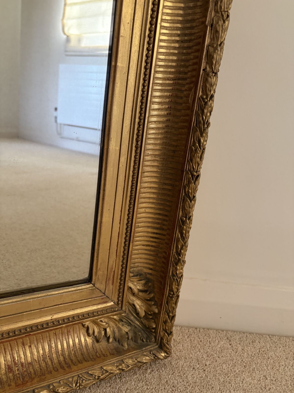 photo vinterior Antique French Louis XVI Giltwood Mirror