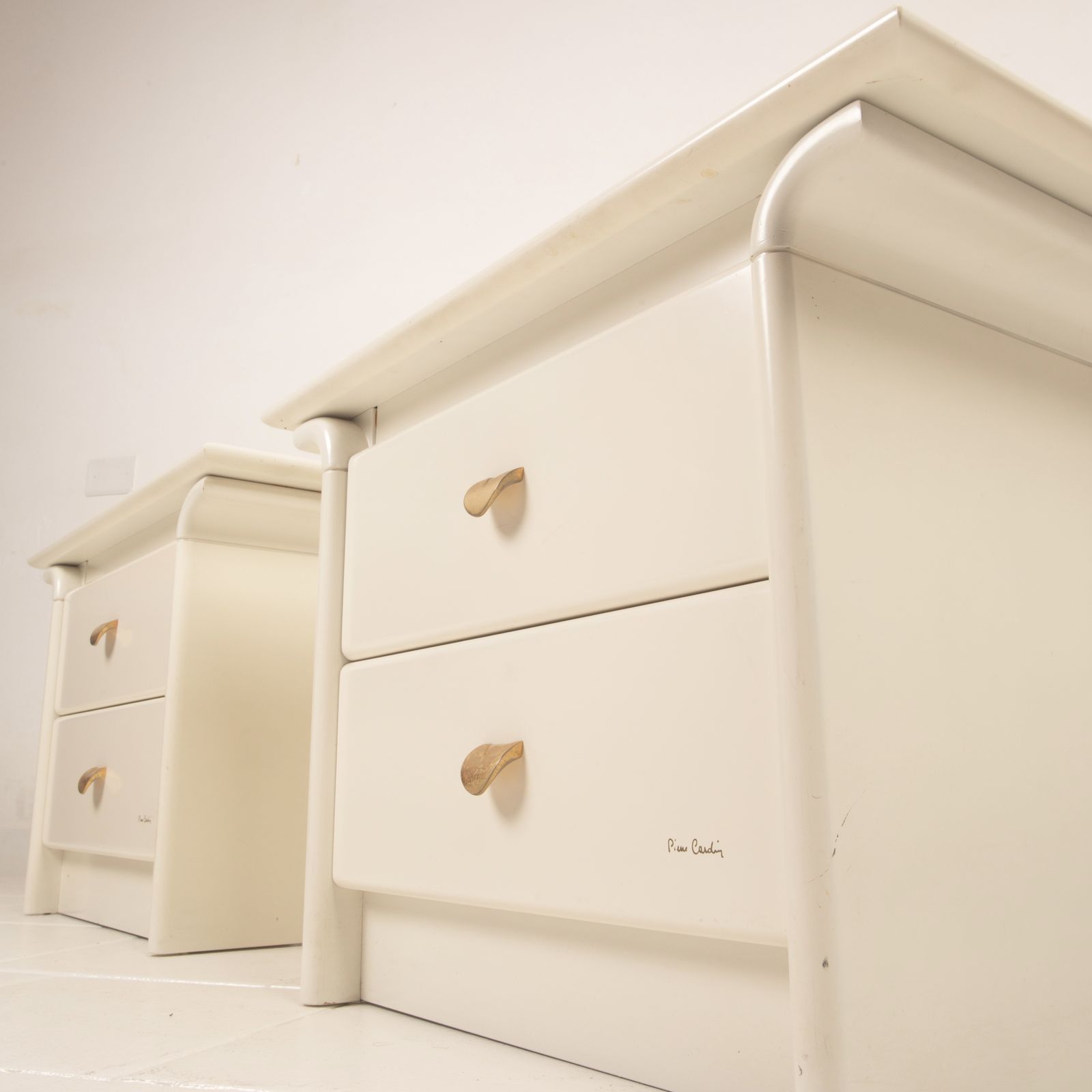 Pair Of Cream Lacquered Bedside Tables By Pierre Cardin, 1980 photo 2765.0