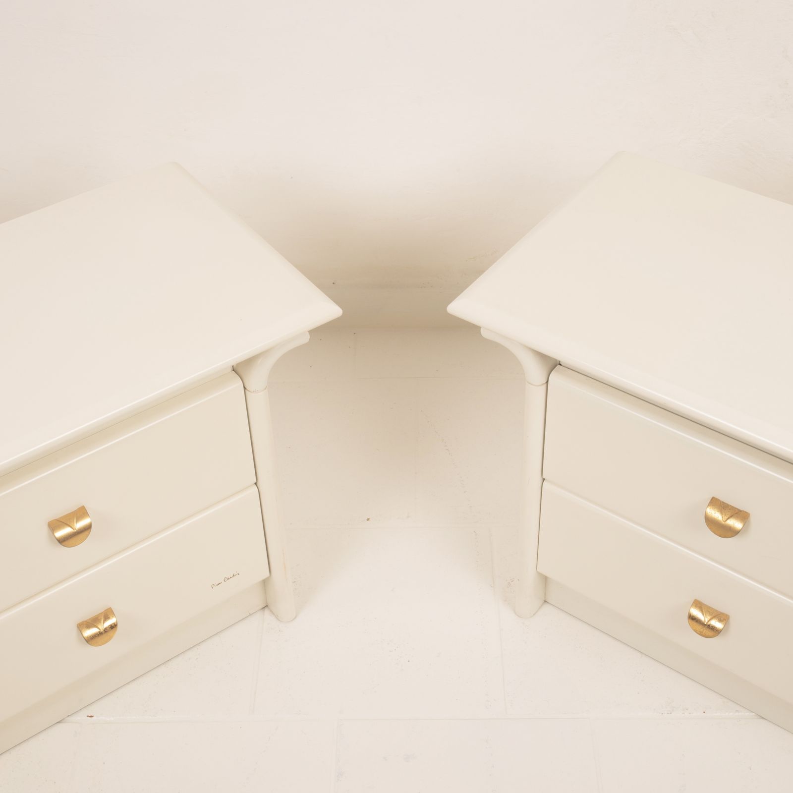 Furniture Pair Of Cream Lacquered Bedside Tables By Pierre Cardin, 1980 photo