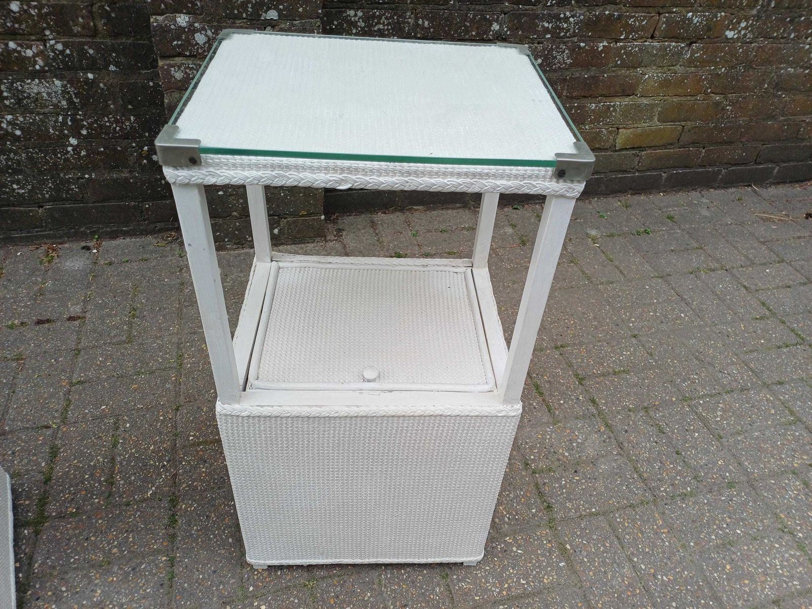 photo vintage Pair Of Vintage White Bedside Cabinets Pair Glass Top Side Tables Wicker Storage Cupboards Unusual Lift Top Nightstands
