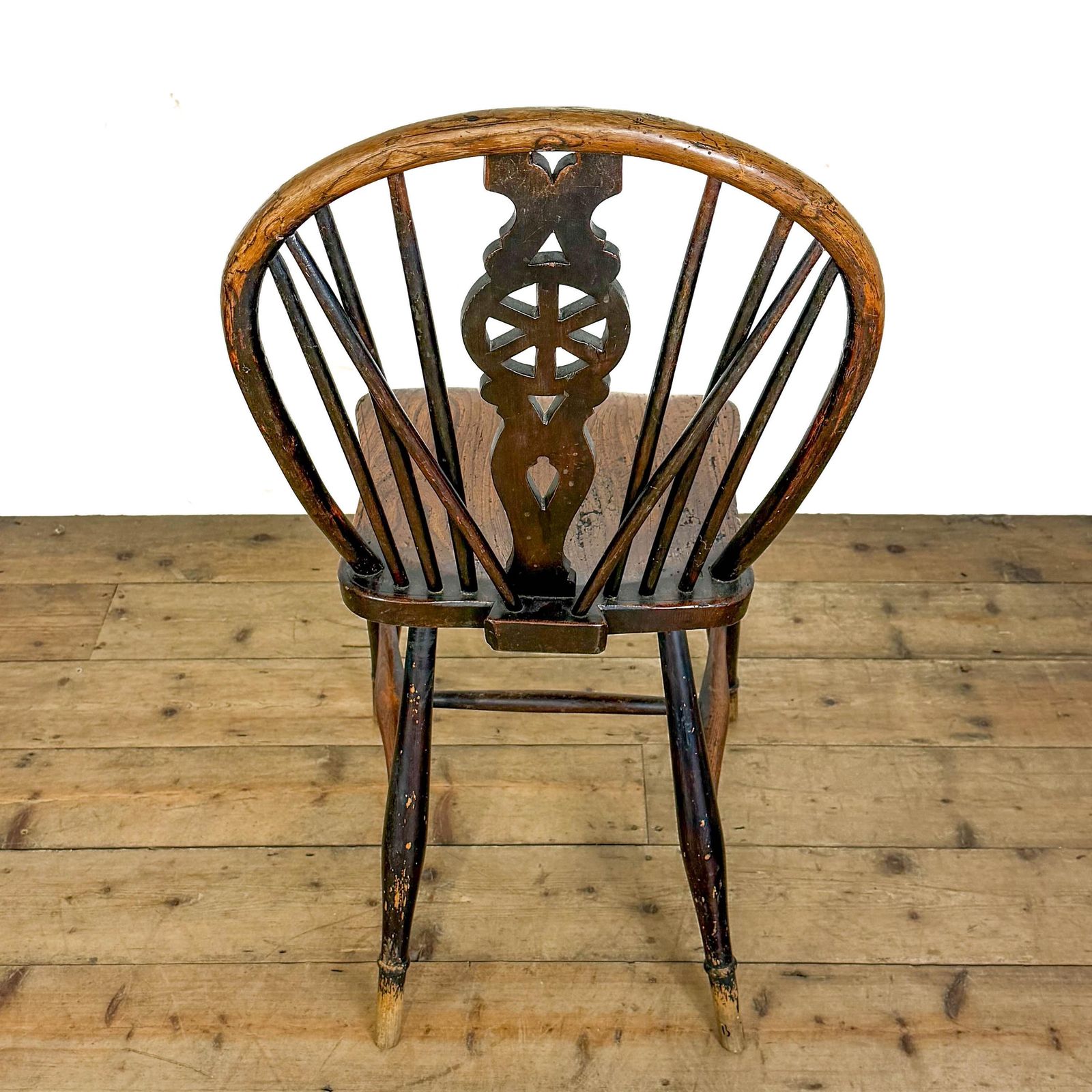 Antique Set Of Seven Wheelback Kitchen Chairs | Kitchen Chairs | Dining Chairs | Oak Antiques | Farmhouse Seating photo 895.0