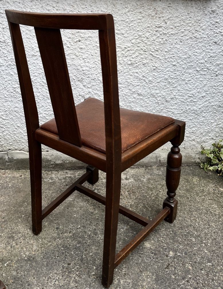 photo vintage Pair Of Vintage Oak Dining Chairs Tudor Jacobean Farmhouse Carved Wooden Chairs