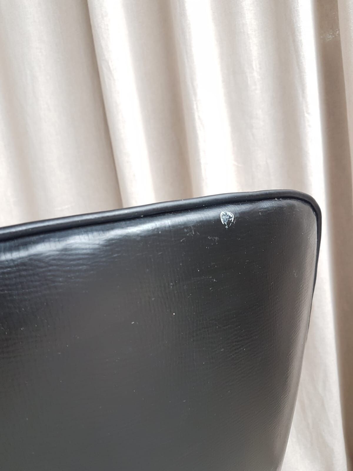 photo vinterior Vtg Mid Century Vinyl Leather Cocktail Chair Retro Danish Italian Design R536