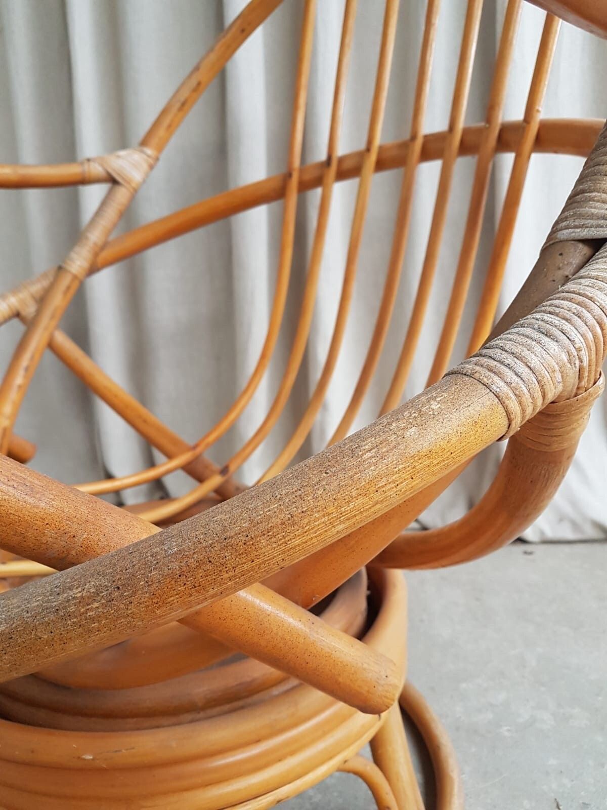photo furniture Vtg Mid Century Wicker Swivel Satellite Egg Chair Retro Italian Style R368