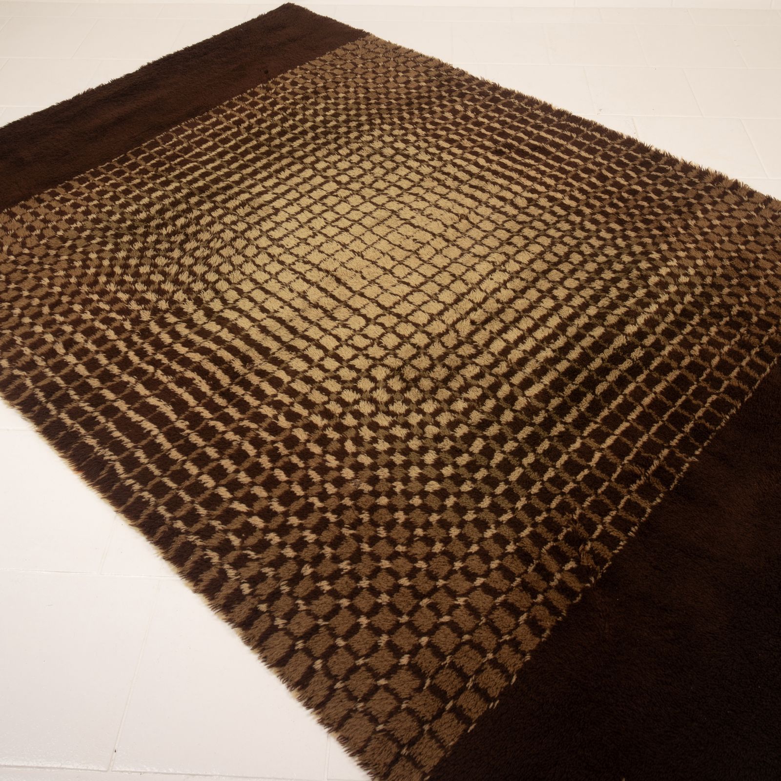 photo for sale Rare Kyoto Rug By Gaetano Pesce For Expansion, 1969