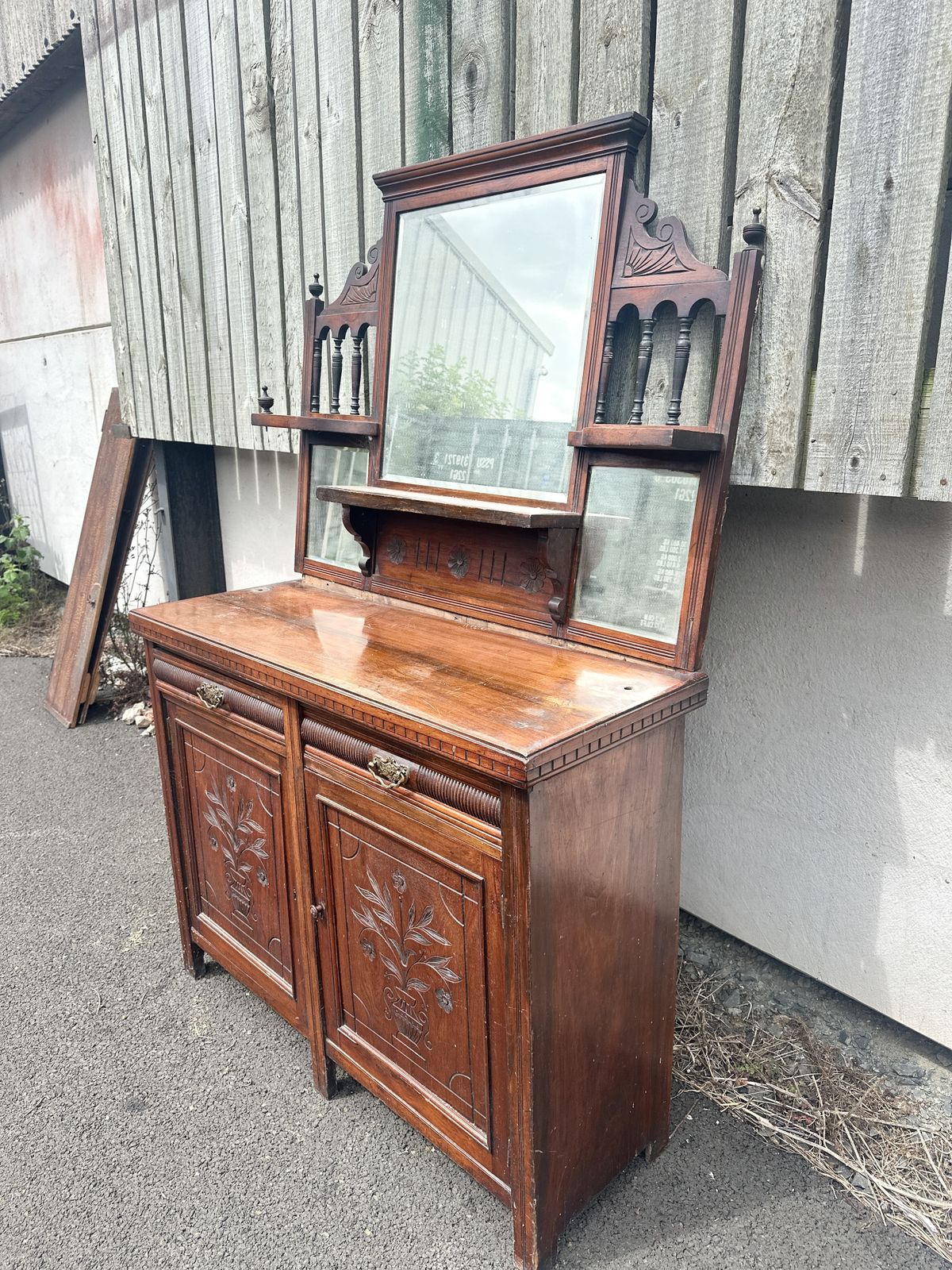 Beautiful Edwardian Carved Mahogany Mirrorback Chiffionier Sideboard photo for sale
