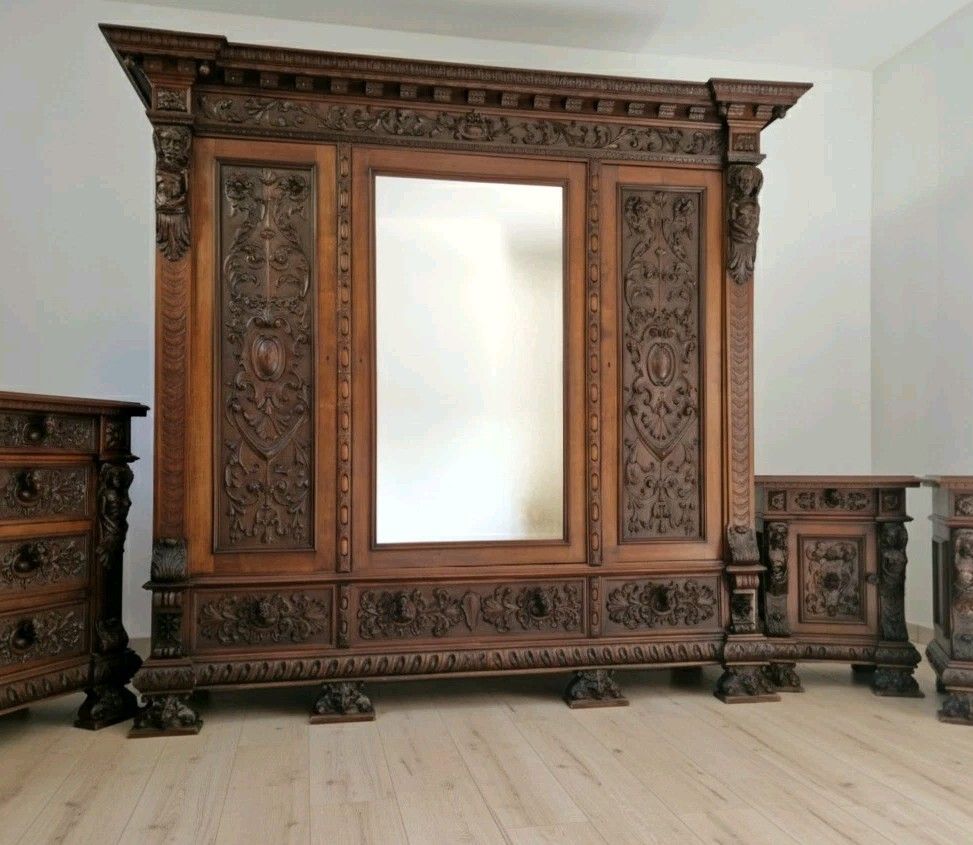 Antique Renaissance Bedroom Set King Size Bed Carved Walnut Italian Gothic Style photo buy