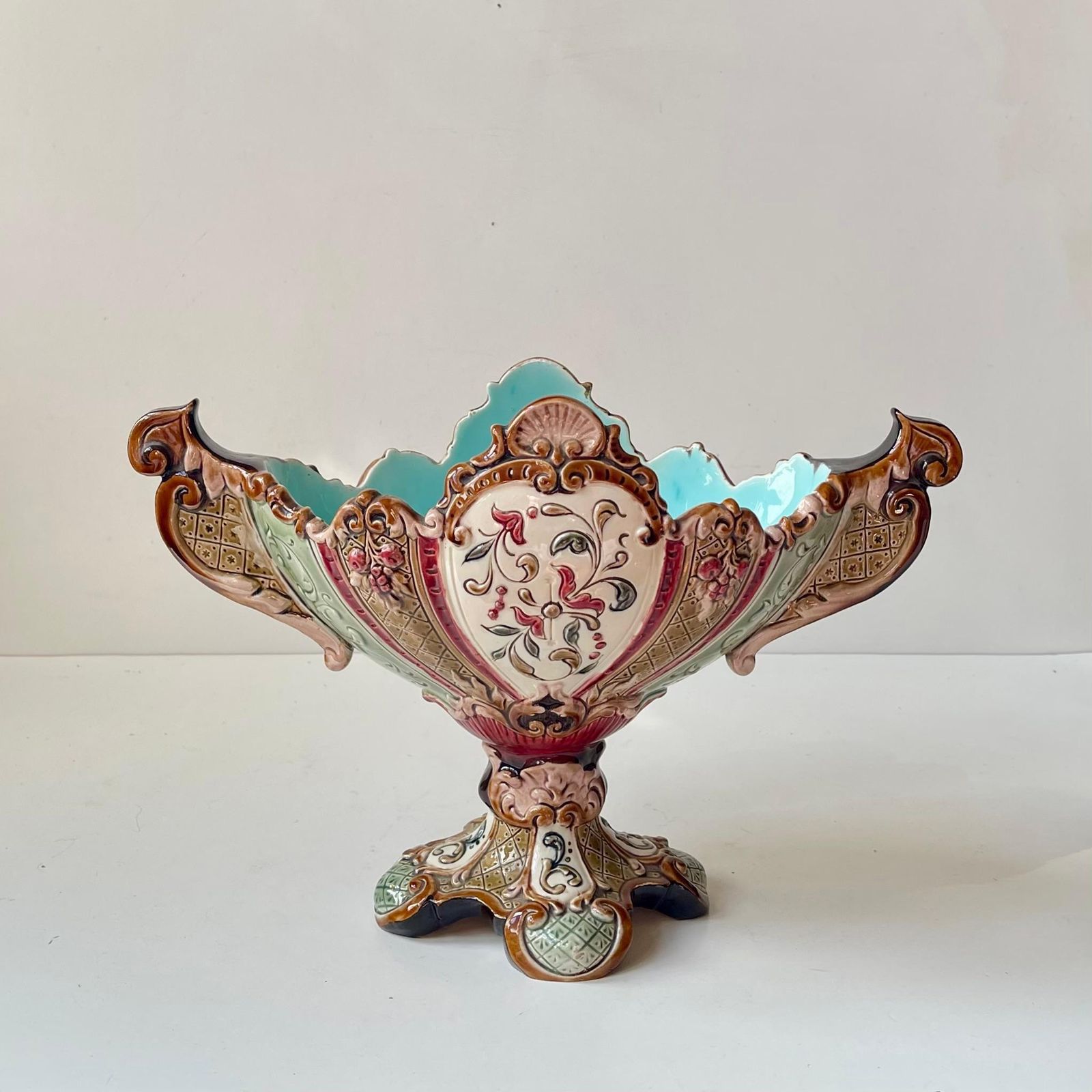 19th Century Majolica Jardiniere By Wilhelm Schiller & Son, Bohemia, Circa 1890 photo vinterior