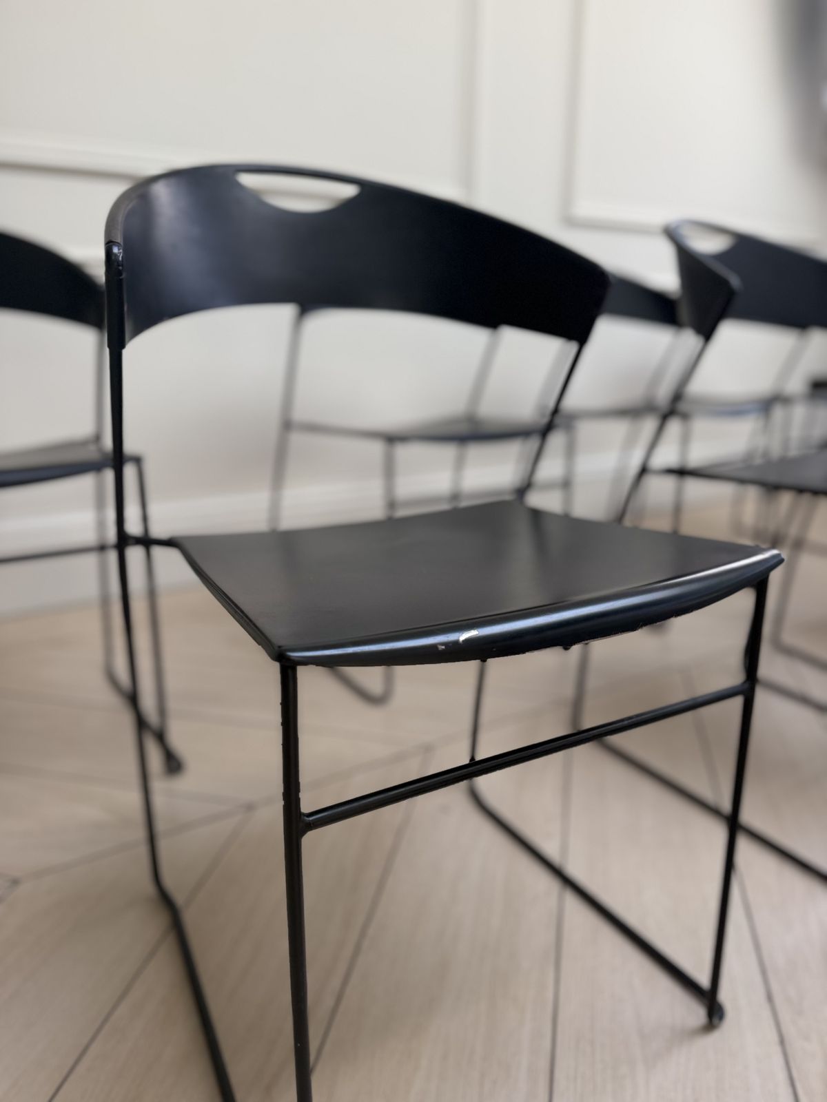 photo vintage Set Of Six Vintage 1980s Steel Juliette Dining Chairs By Hannes Wettstein For Baleri Italia