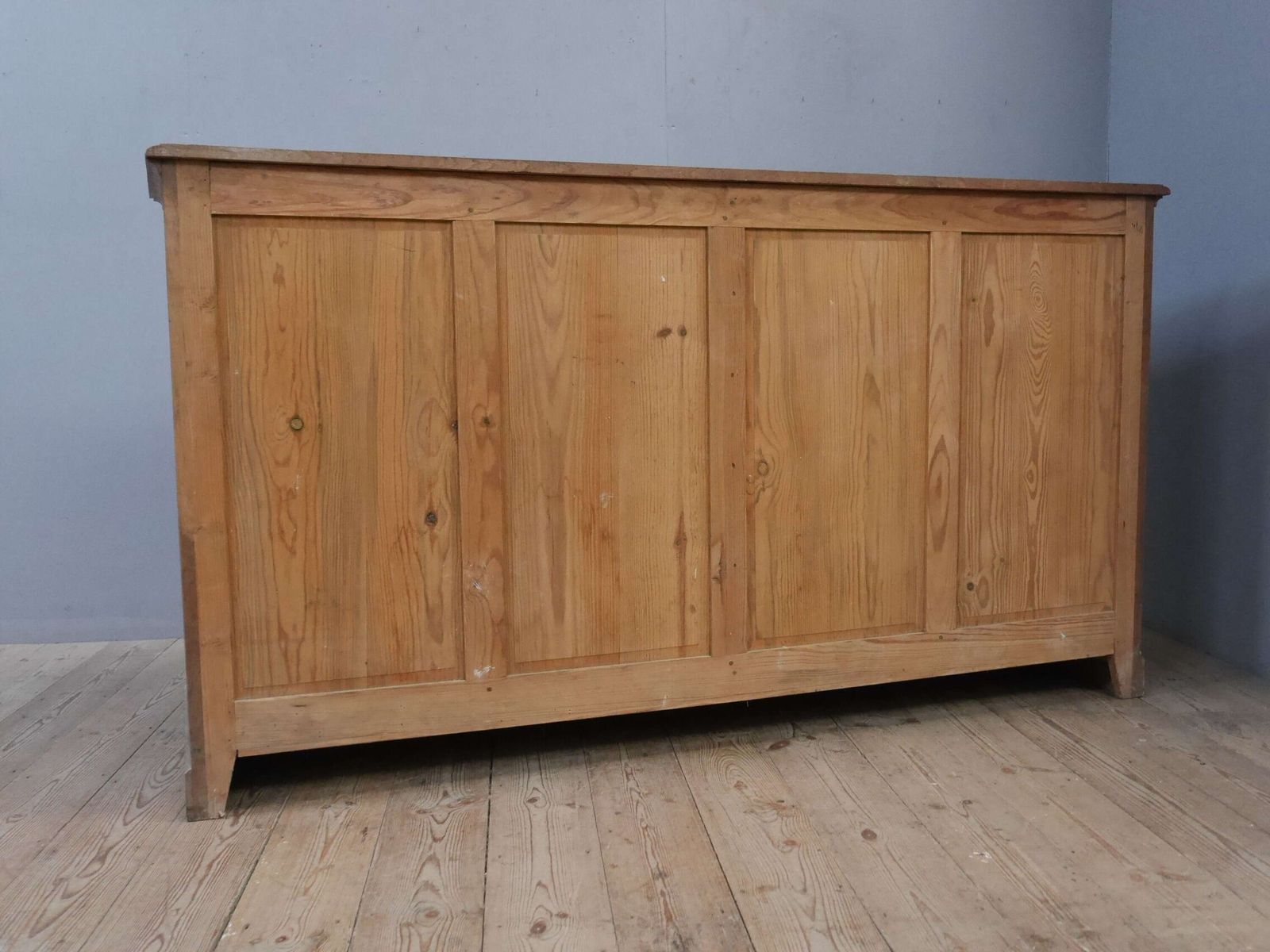 photo vintage Bank Of French Oak Drapers Drawers