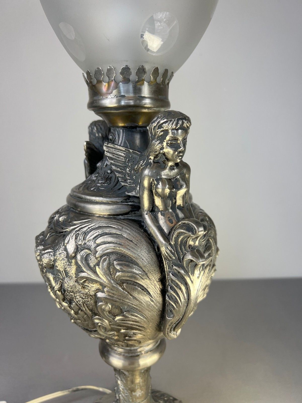 photo vinterior Lamp Antique Style Pewter Angel Table Lamp Pleated Glass Shade Lot 5169