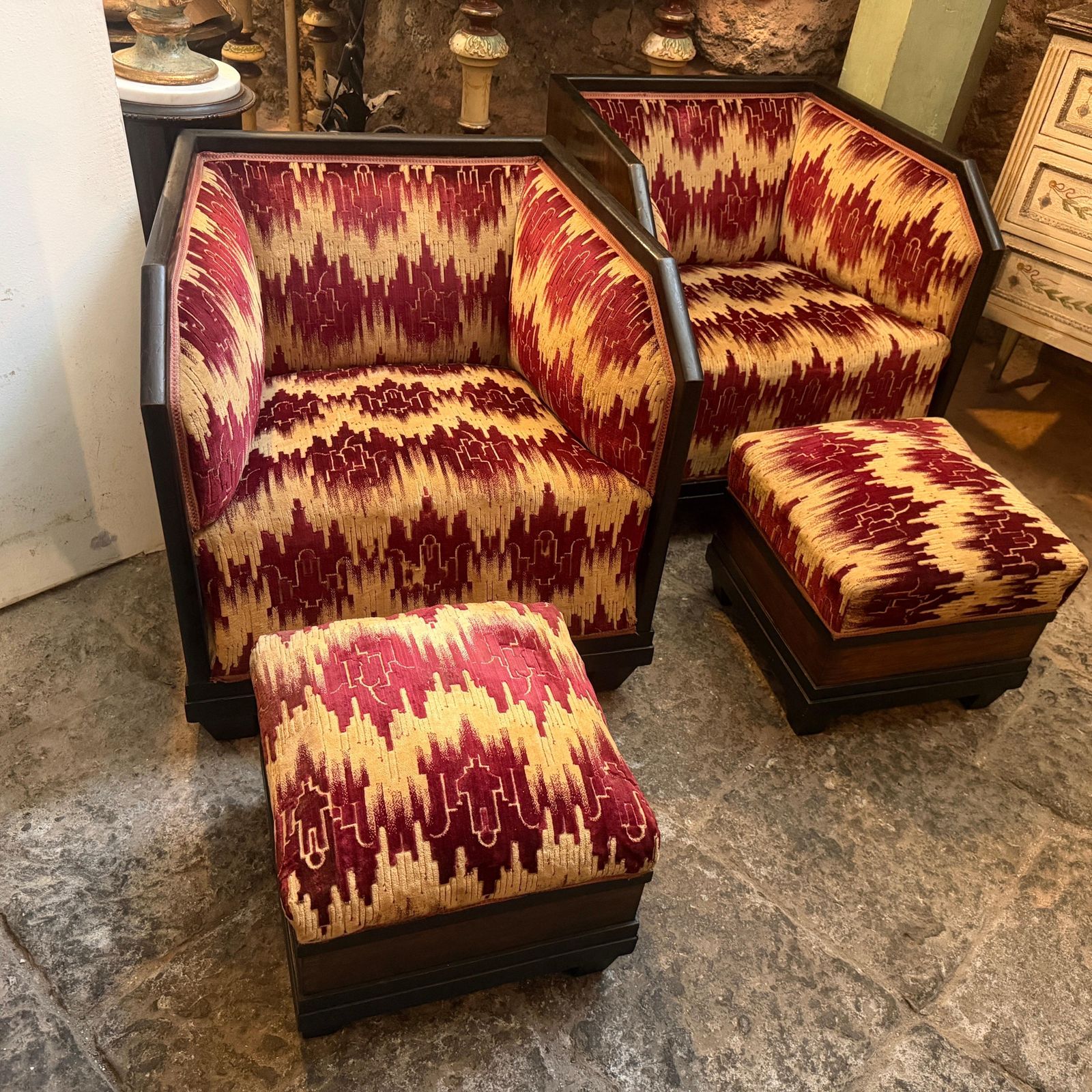 An Italian 1930s Wood And Original Fabric 6 Pieces Living Room Set photo 4321.0