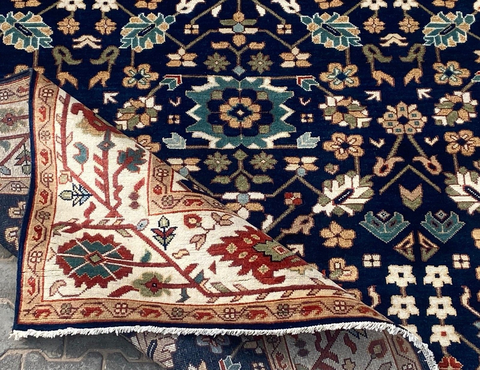Tapis en laine contemporain fait main 8 x 10 ft, à motifs floraux bleu marine photo 2528.0