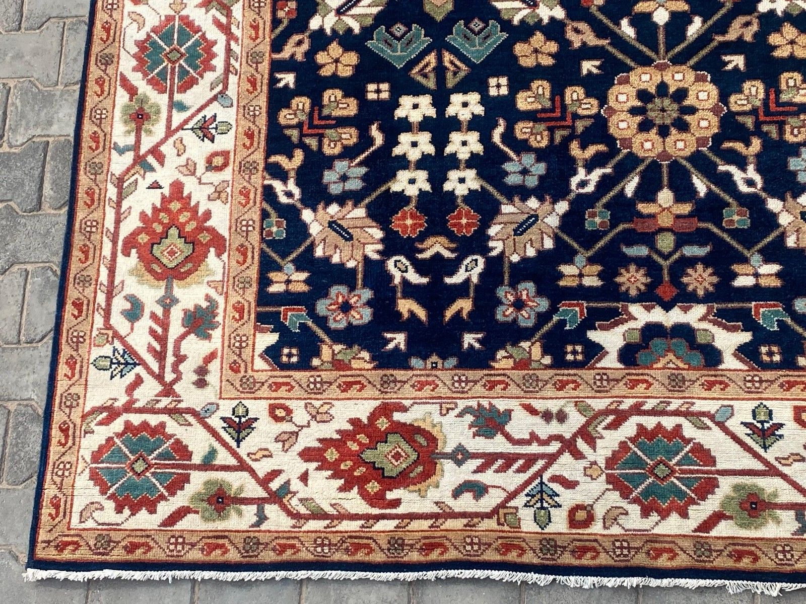 Tapis en laine contemporain fait main 8 x 10 ft, à motifs floraux bleu marine photo vinterior
