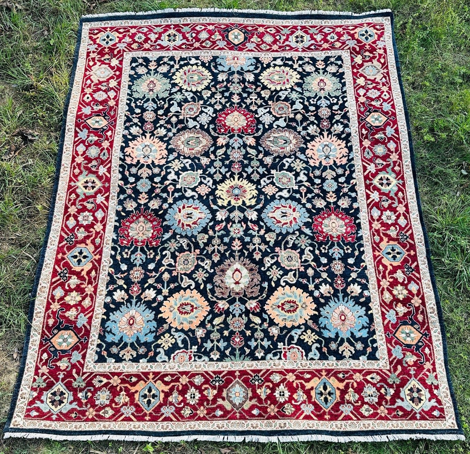 Tapis en laine fait main 245 x 305 cm, motif floral marine et rouge, pour salon photo for sale