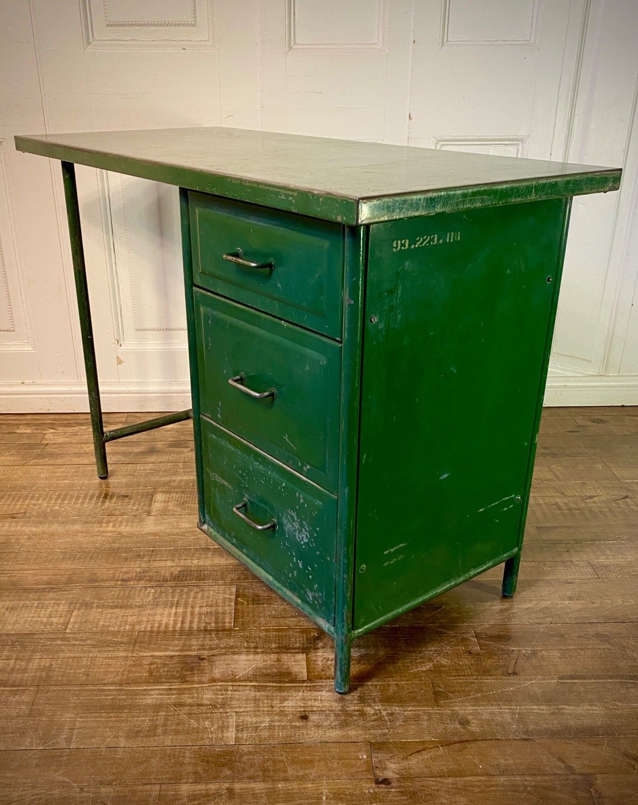 Vintage 1930s / 40s Home Office Metal Desk With Drawers. photo buy
