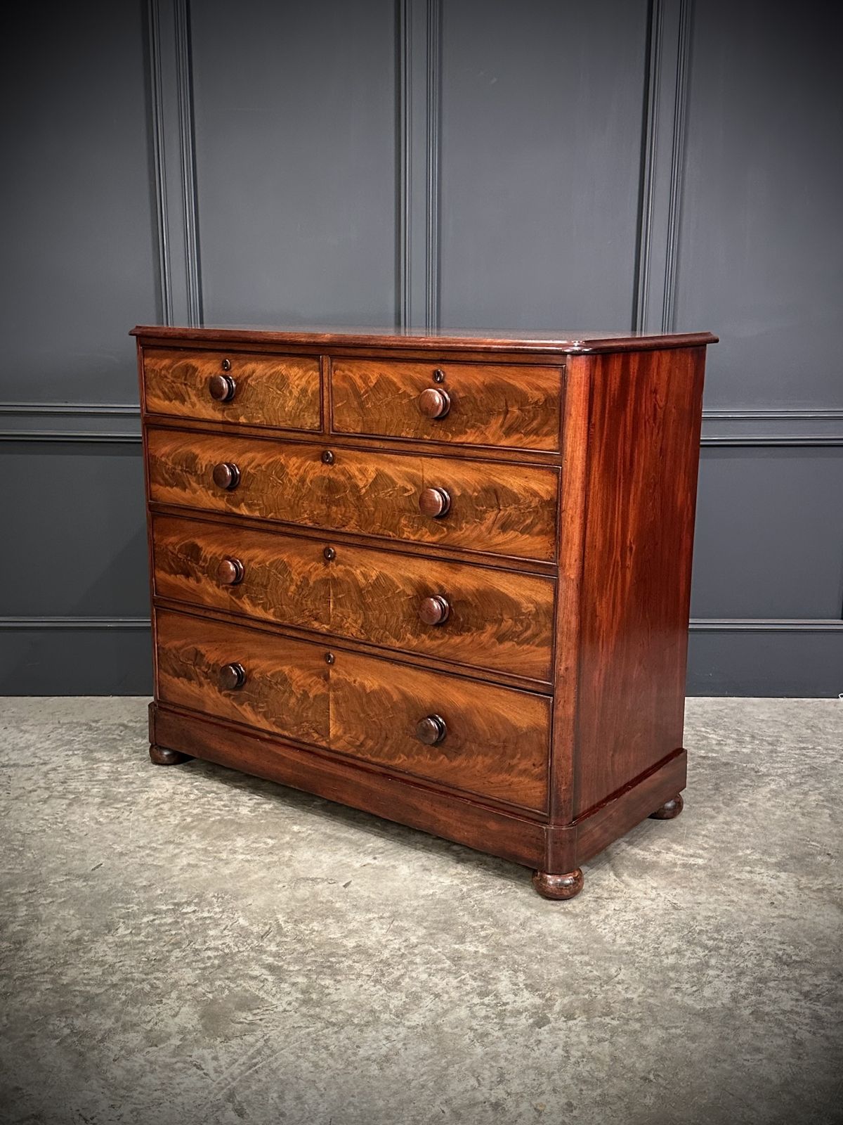 Victorian Mahogany Chest Of Drawers