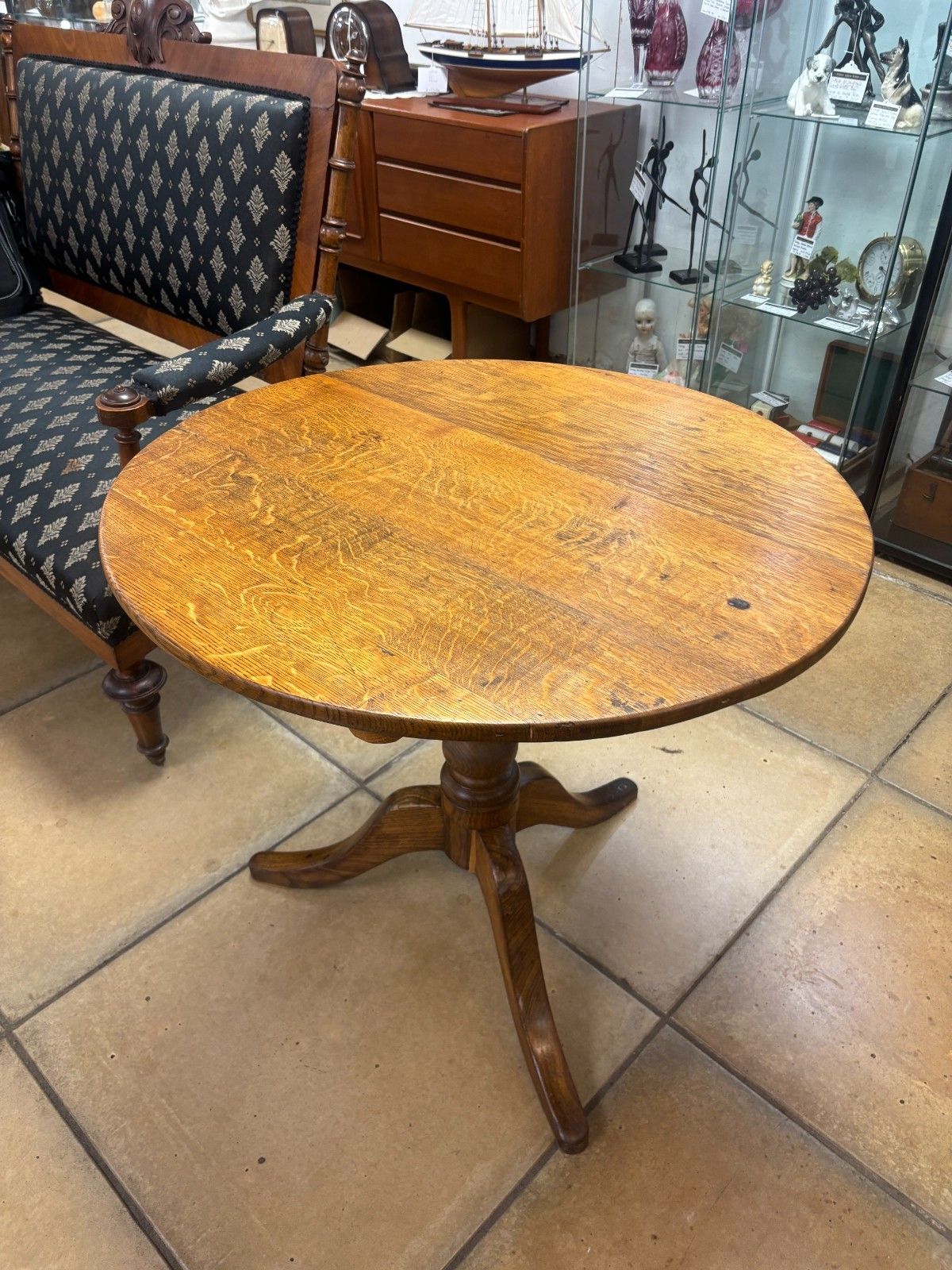 Furniture Antique Georgian Oak Tripod Pedestal Tilt Top Table photo