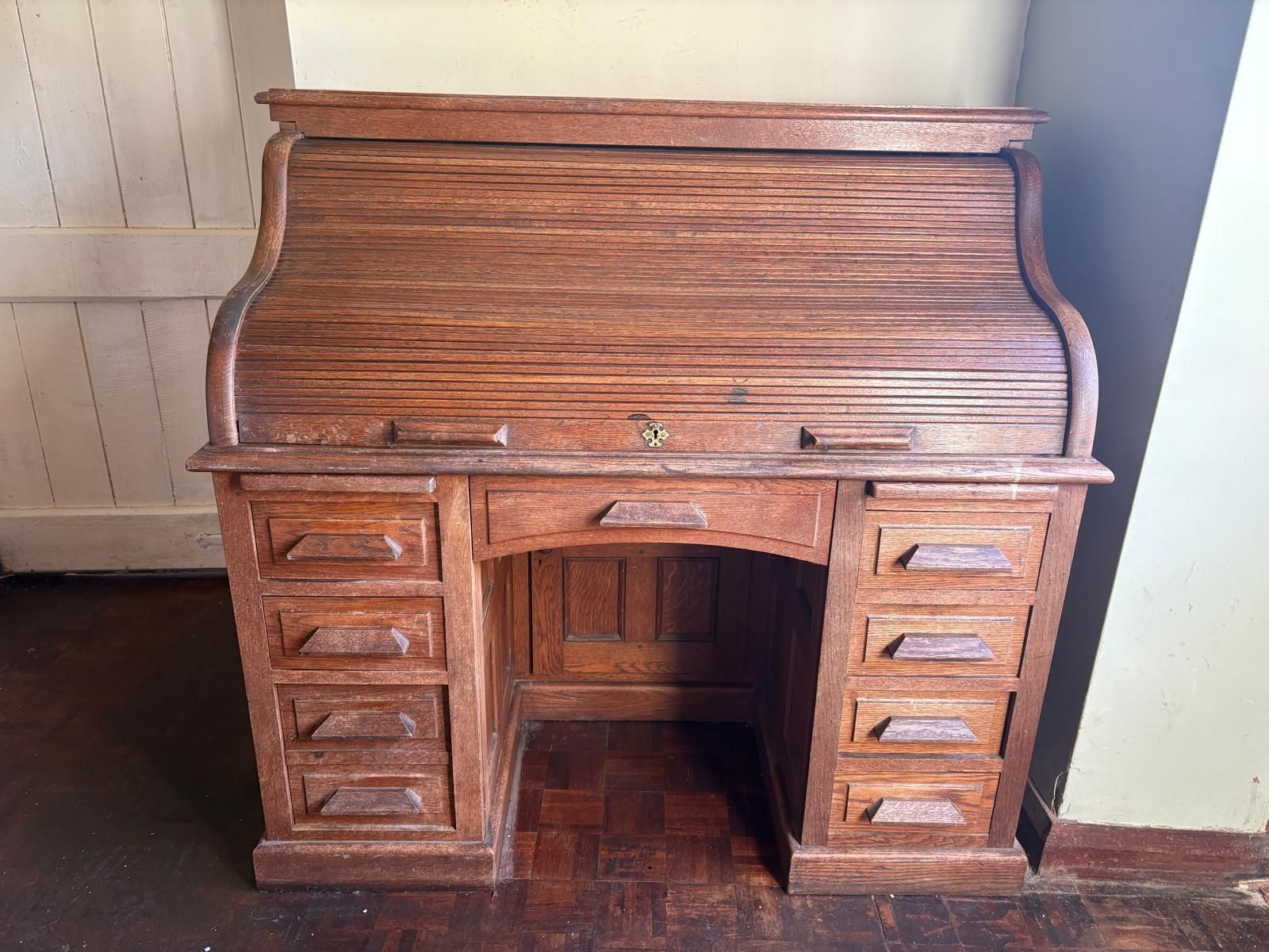 Large Antique Oak Roll Top Desk With Drawers And Pigeon Holes