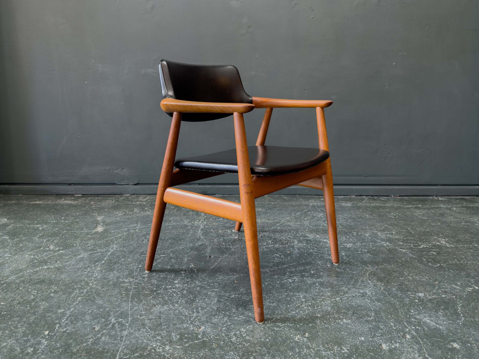 Teak Gm11 Armchair By Svend Aage Eriksen Of Glostrup photo vinterior