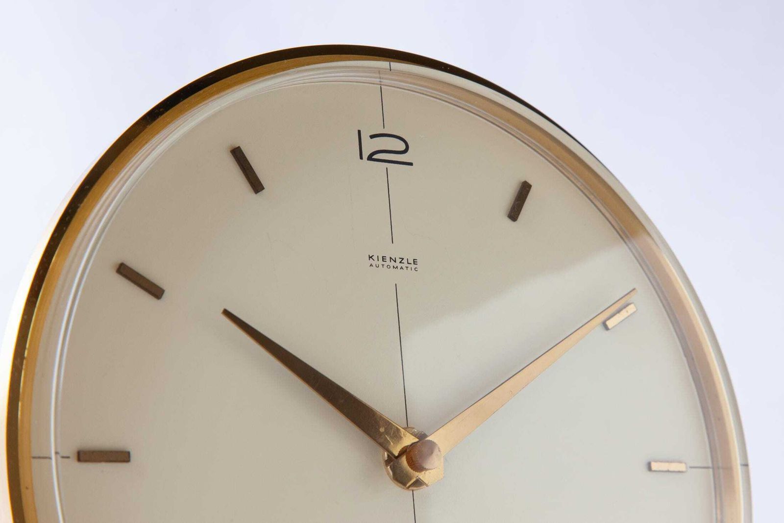 Kienzle bureauklok jaren 1960 – Mid-Century Modern – Messing – Duitsland – Junghans photo for sale