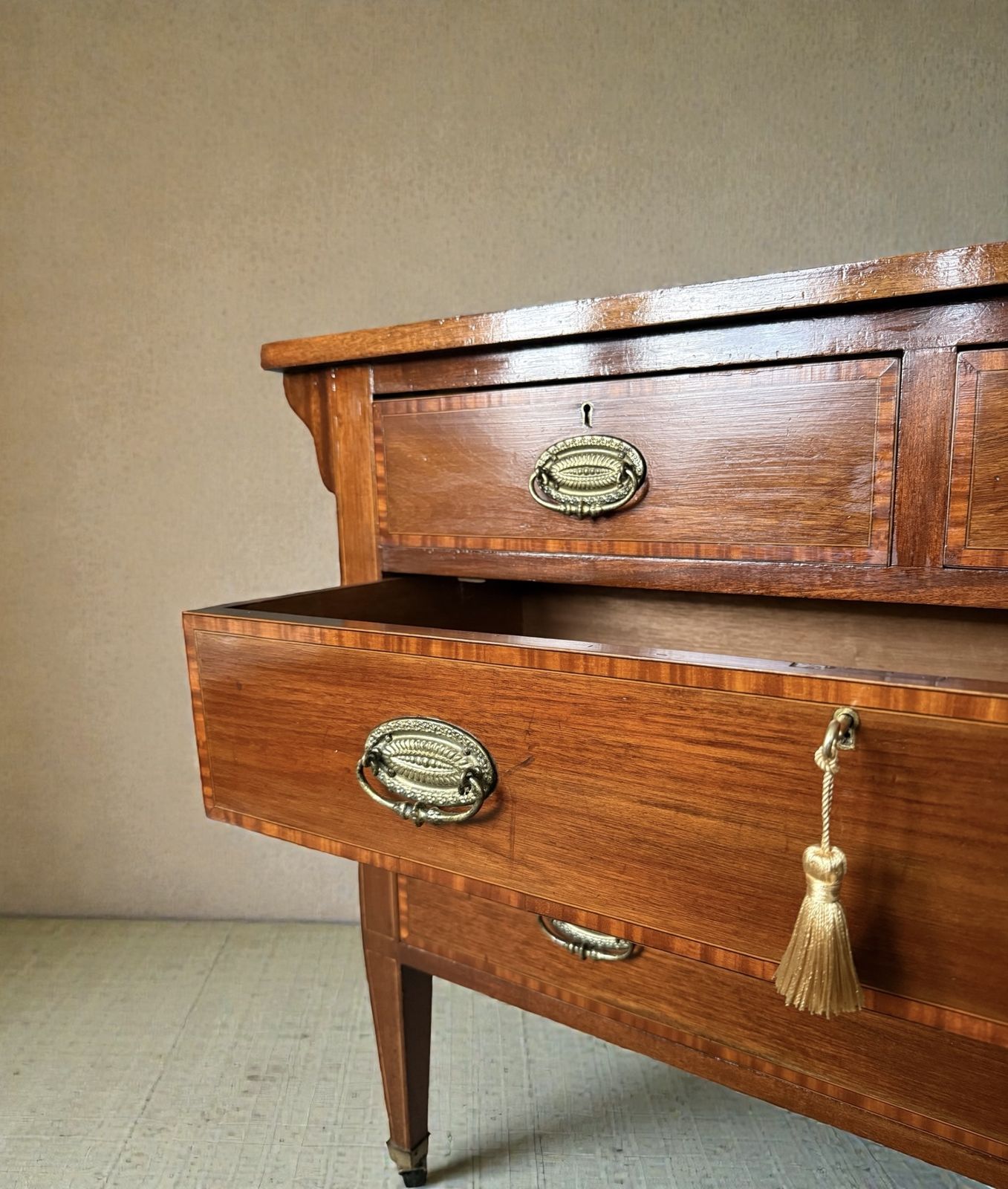 Fine Antique Mahogany Chest Of Drawers With Satinwood Inlay photo for sale