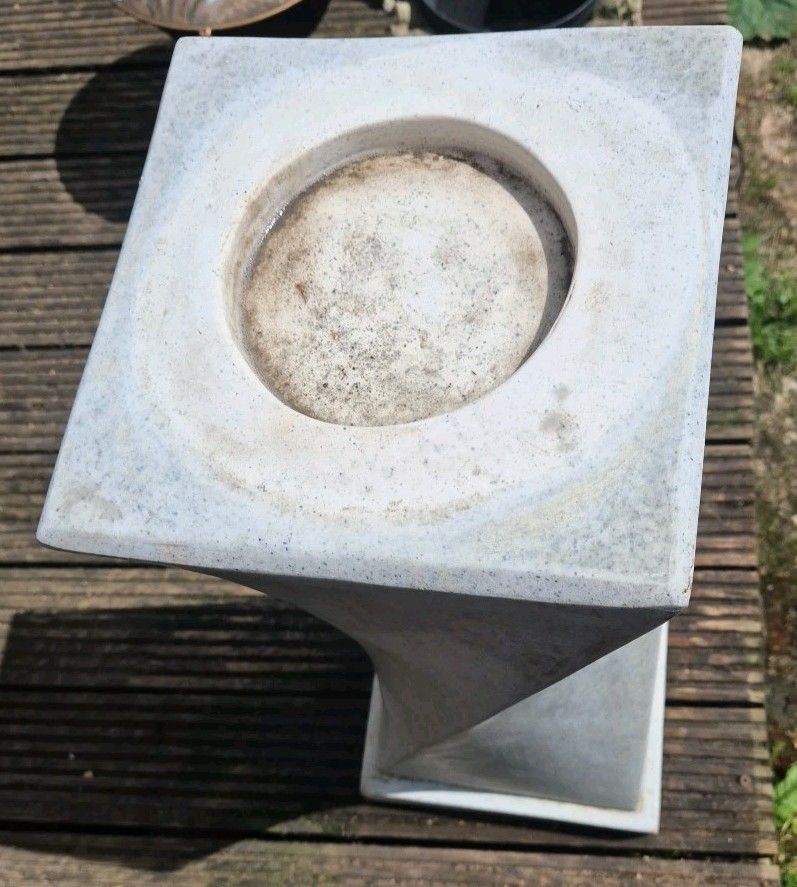 White Granite/Marble? Twisted Garden Pot Plinth/Stand 58cm Tall photo Garden Decor