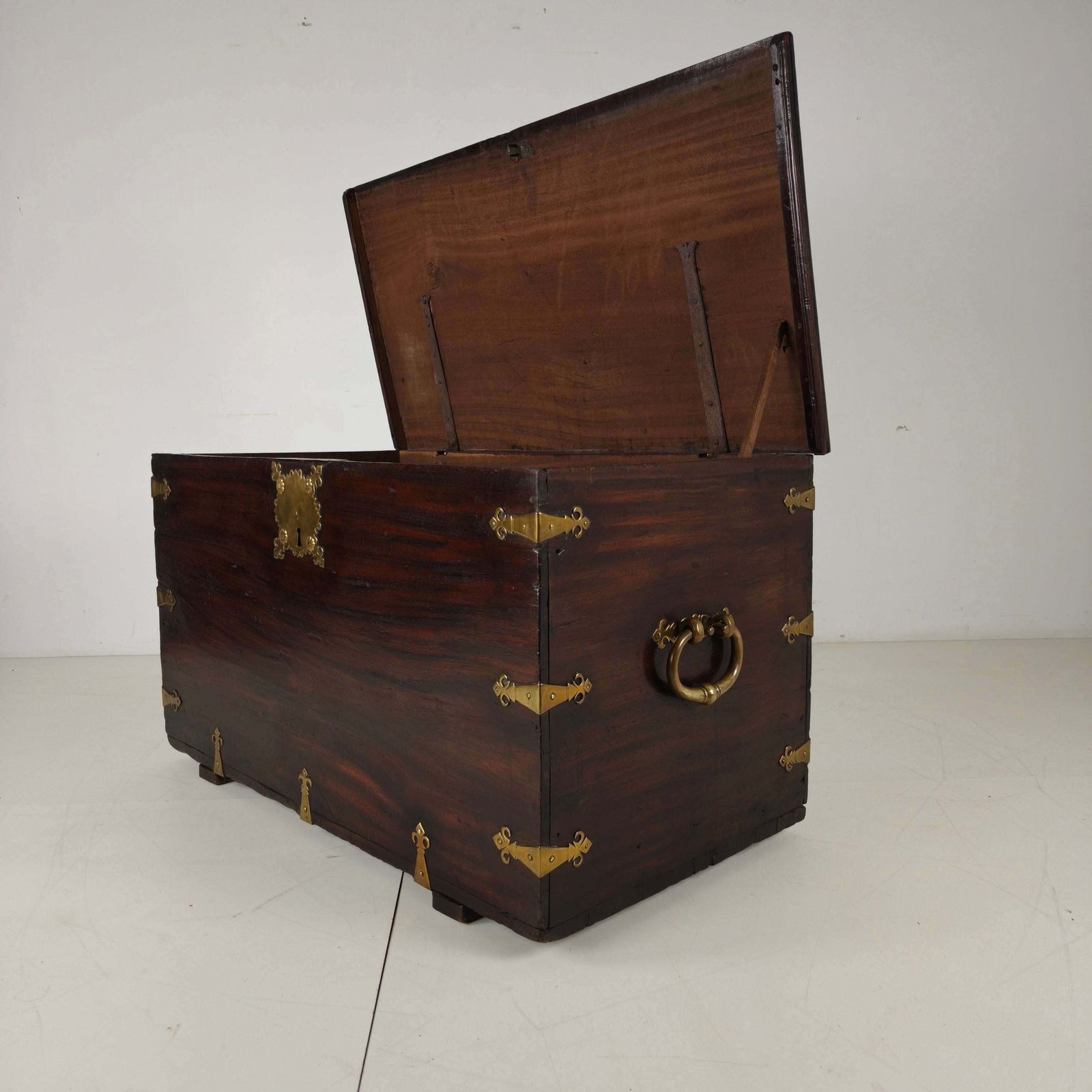 18th Century Dutch Voc Colonial Chest With Brass Mounts photo 1902.0