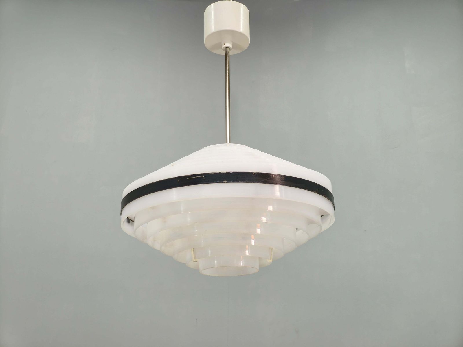 Tsjechoslowaakse Space Age ufo-hanglamp, jaren 1960 photo for sale
