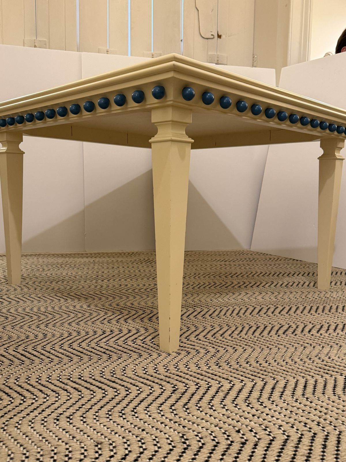 Unique Lacquered Coffee Table Cream With Teal Bobble Detailing photo 420.0