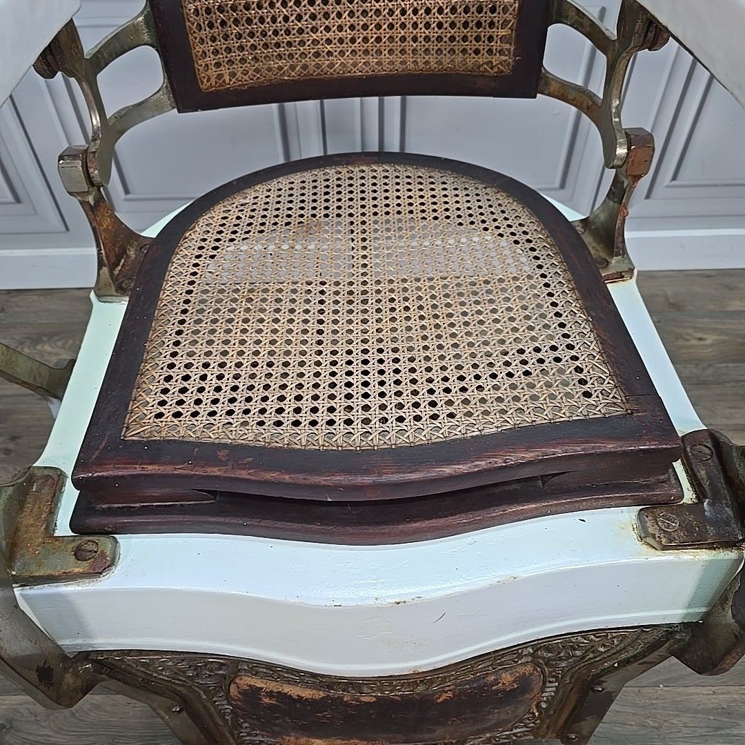 Antique Triumph Barbers Chair Cast Iron & Cane Display Tattoo Barber photo 1190.0